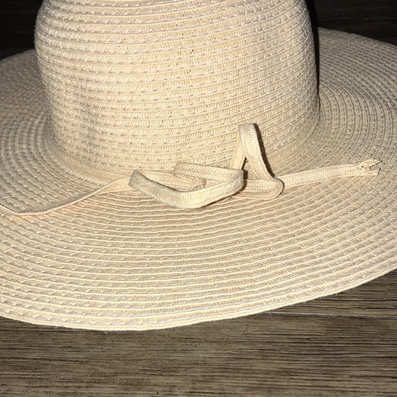 Sun hat - Picture 2 of 3